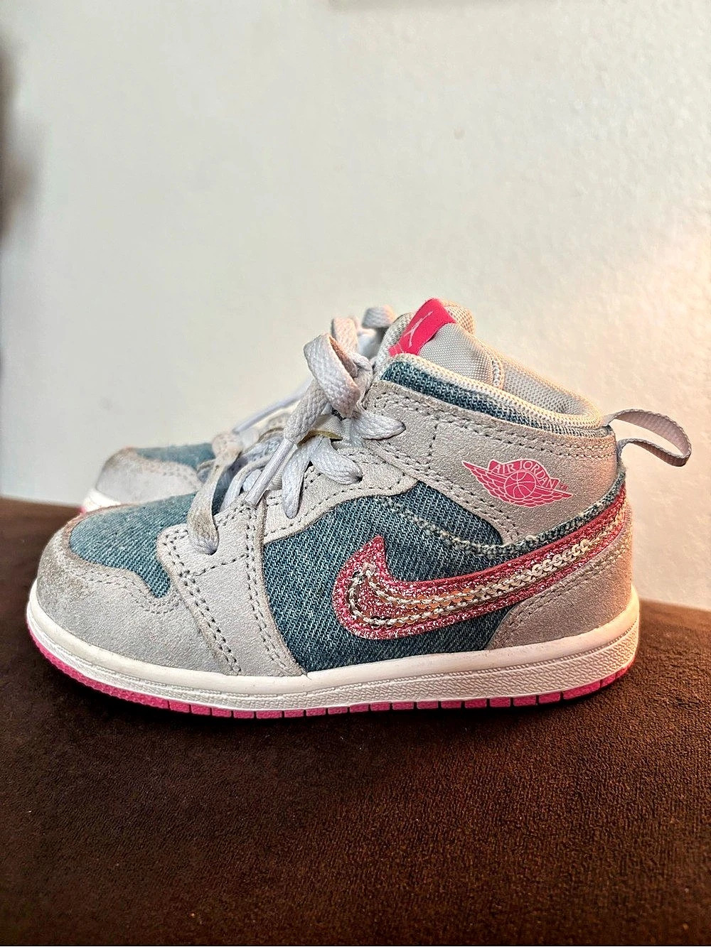 Toddlers Air Jordan 1 Mid SE Denim Gray & Pink Sneakers